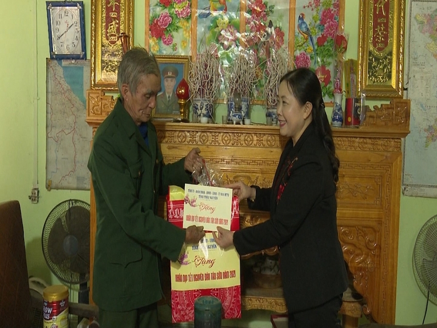 Nhiều hoạt động ý nghĩa “Tuần cao điểm Tết vì người nghèo năm 2021” Nhiều hoạt động ý nghĩa “Tuần cao điểm Tết vì người nghèo năm 2021”