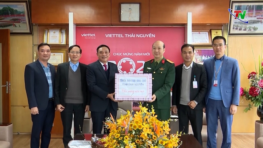 Lãnh đạo tỉnh thăm, động viên các đơn vị trực tết Lãnh đạo tỉnh thăm, động viên các đơn vị trực tết