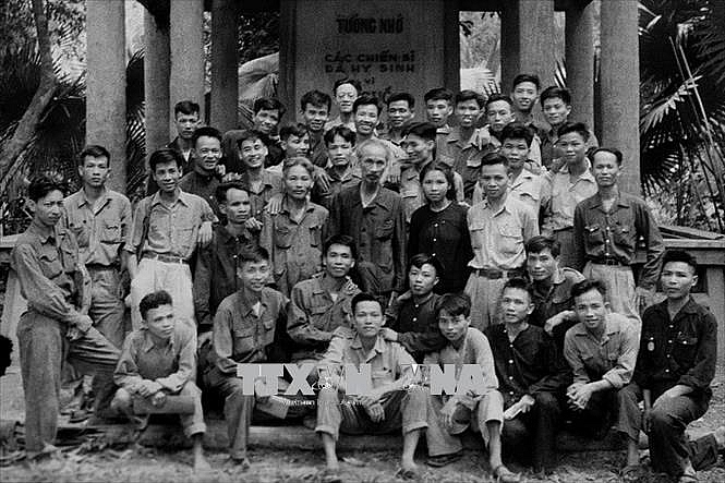 undefined Vang mãi “Lời kêu gọi thi đua ái quốc”