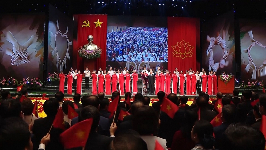 Đoàn kết, sáng tạo, thi đua xây dựng và bảo vệ Tổ quốc Đoàn kết, sáng tạo, thi đua xây dựng và bảo vệ Tổ quốc