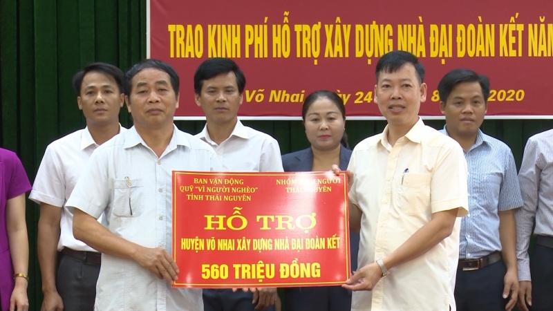 trao kinh phi ho tro xay dung nha dai doan ket