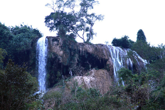 thac nuoc cao 120m dep den me hon o xu nghe