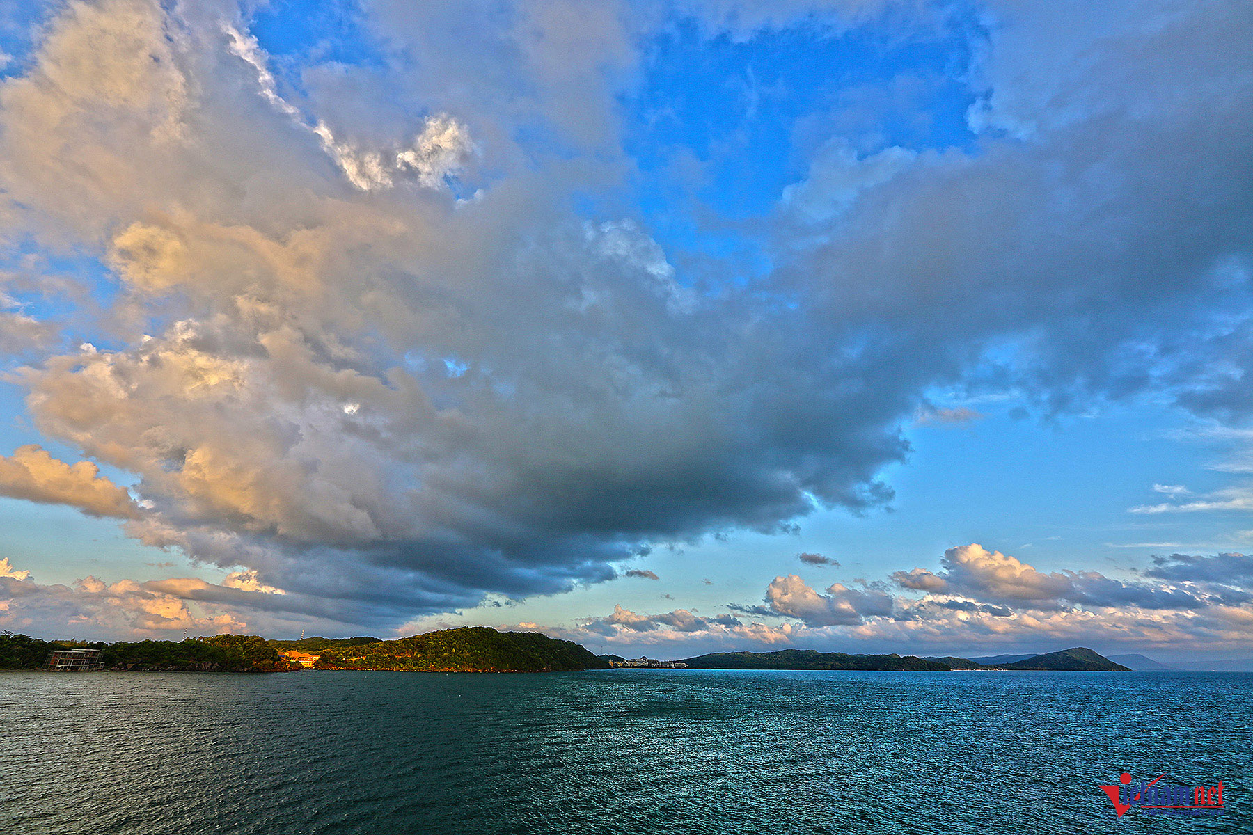 nhung hon thom hon mong tay dam ngang so huu nhung bai tam trong vat mau xanh ngoc cua nuoc sac xanh cua bau troi hoa cung nhung bai cat trang k