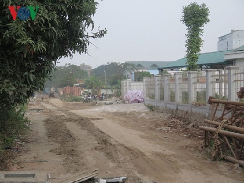 Chợ dân sinh hàng chục tỷ đồng ở Hà Nội bị bỏ hoang, cỏ mọc um tùm cho dan sinh hang chuc ty dong o ha noi bi bo hoang co moc um tum