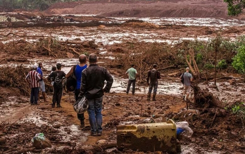 brazil ngung hoat dong khai thac quang o corrego de feijao sau vo dap