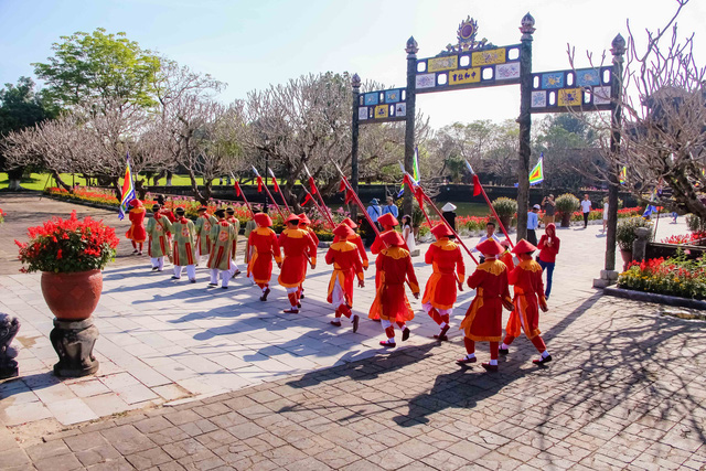 nguoi dan no nuc choi tet tai hoang cung hue