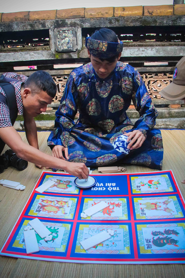 nguoi dan no nuc choi tet tai hoang cung hue