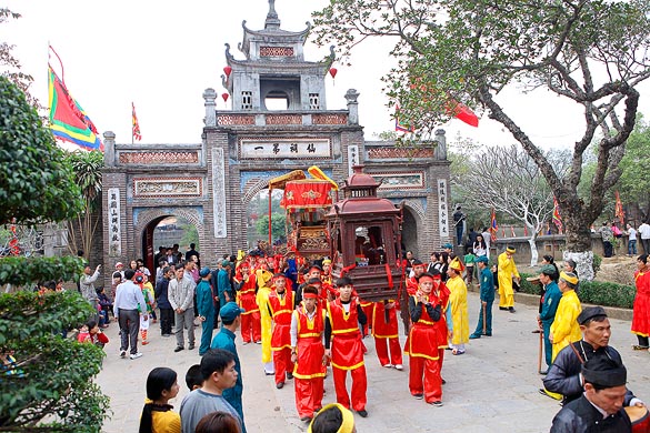 14 le hoi khong the bo qua o mien bac trong thang gieng