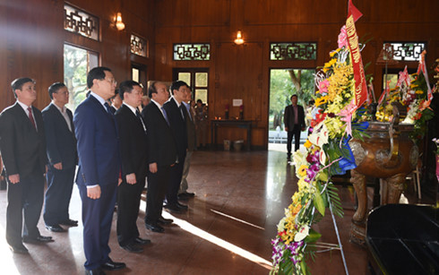 thu tuong nguyen xuan phuc dang huong tai khu di tich kim lien