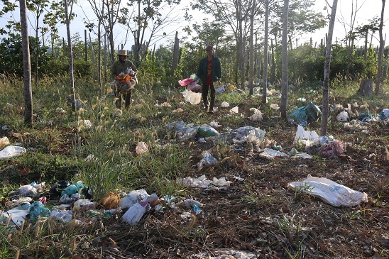 khon kho vi bai rac rong ca nghin met vuong nam tren dinh doi