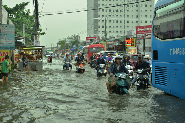 nhieu tuyen duong o sai gon ngap nang giao thong hon loan