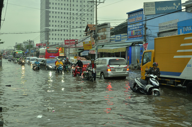 nhieu tuyen duong o sai gon ngap nang giao thong hon loan