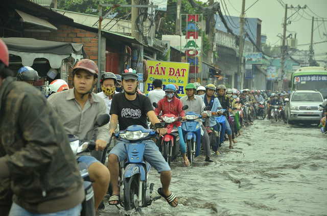 nhieu tuyen duong o sai gon ngap nang giao thong hon loan