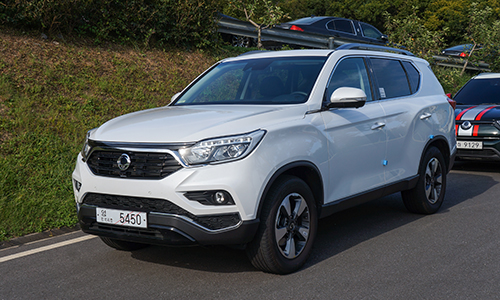 SsangYong G4 Rexton giá 1,45 tỷ - thách thức Toyota Fortuner