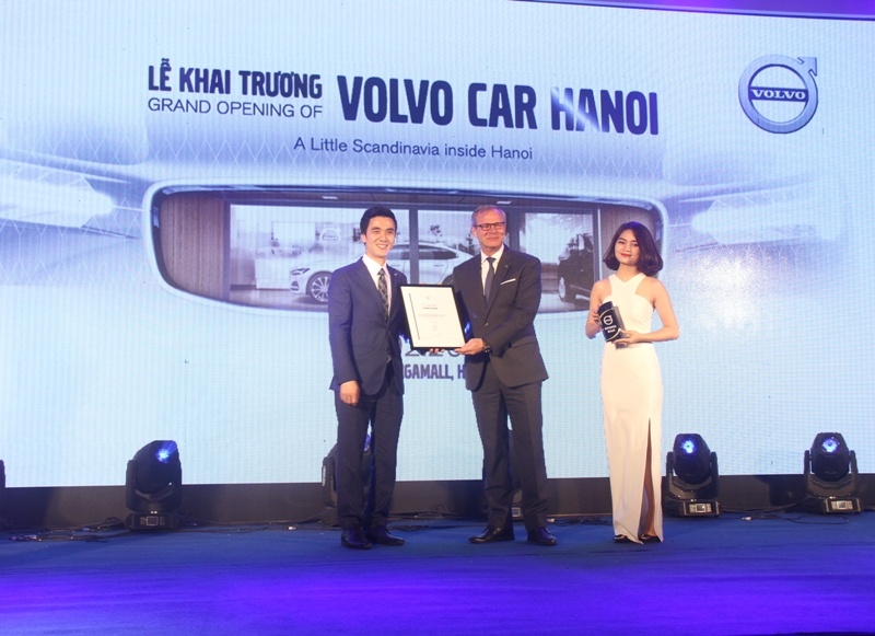 volvo khai truong dai ly chinh hang dau tien khu vuc phia bac