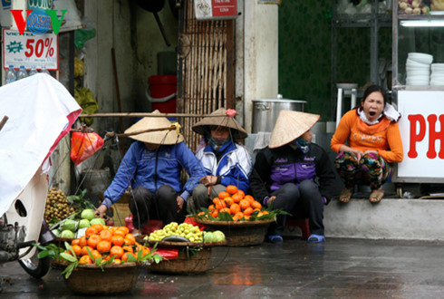 thoi tiet 23 ha noi tiep tuc ret dam