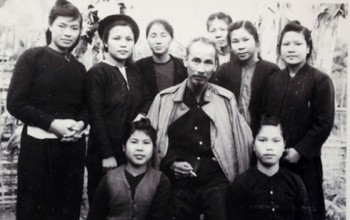 Những vần thơ của Bác Hồ ca ngợi phụ nữ Việt Nam