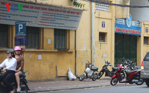 ha noi xu ly lan chiem via he chinh quyen phuong van chong lung