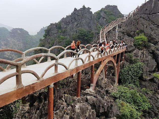 cong trinh sieu khung khong phep trong di san trang an