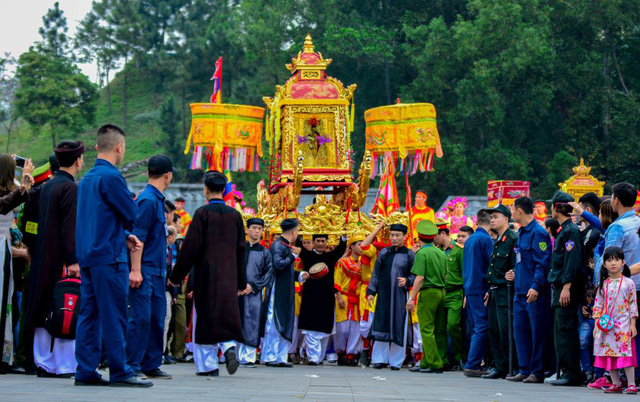 bien nguoi doi mua du le khai hoi den cua ong 2018