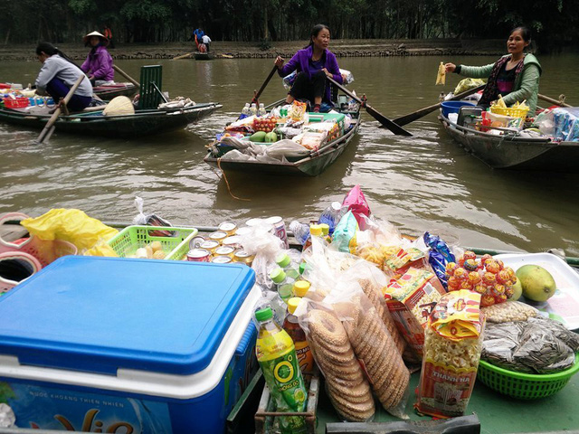 doc dao cho noi o vinh ha long tren can