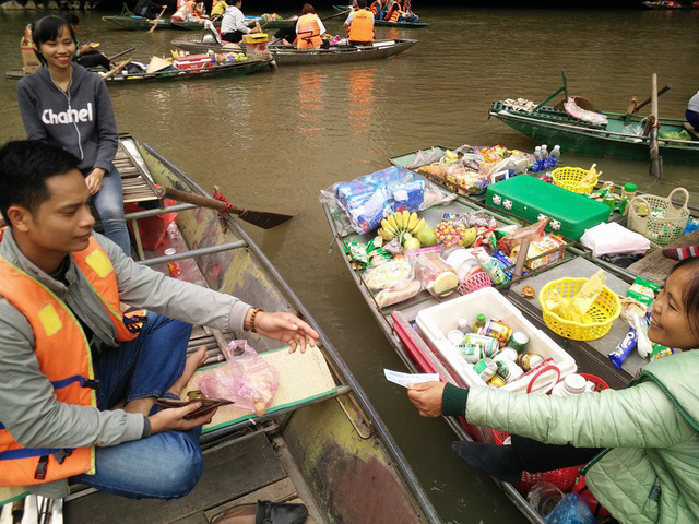 doc dao cho noi o vinh ha long tren can