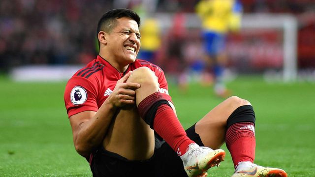 Dính chấn thương nặng, Alexis Sanchez nghỉ thi đấu hết mùa