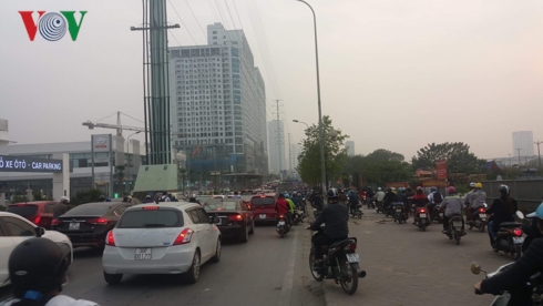 ha noi de xuat cam xe may vao gio cao diem tren 6 tuyen pho