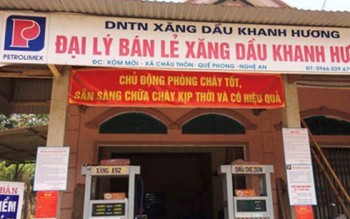 Nam sinh lớp 11 chích điện nhân viên cây xăng để trả thù