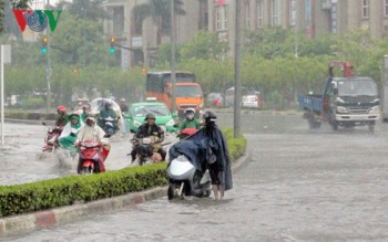 Dự báo thời tiết ngày 17/4: Bắc Bộ nhiều nơi có mưa dông kèm gió lốc