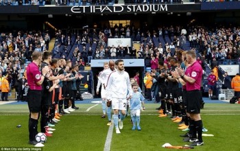 Đại thắng 5 sao trước Swansea, Man City thị uy sức mạnh nhà vô địch