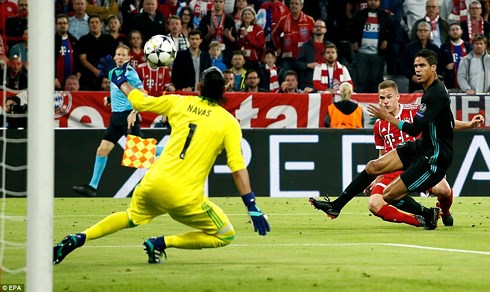 ronaldo mo nhat real van gianh chien thang truoc bayern