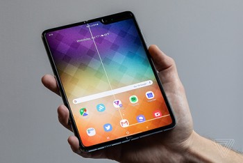 Một số Galaxy Fold gặp sự cố với màn hình gập