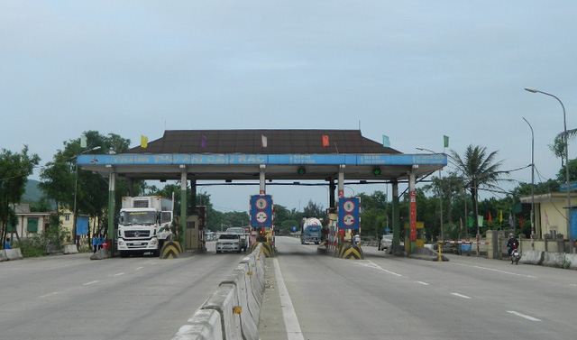 nguoi dan do xo di lam thu tuc mien phi qua tram bot