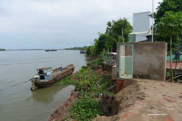 dong thap tiep tuc cong bo tinh trang sat lo khan cap