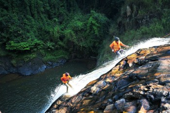 5 điểm du lịch ở Việt Nam không dành cho người yếu tim