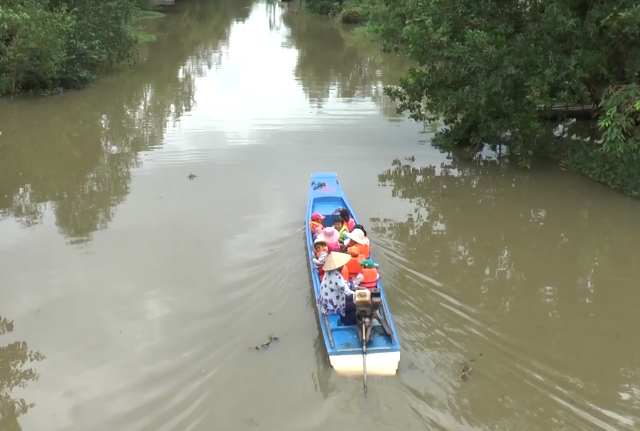 nhung chuyen do nghia tinh dua hoc sinh den truong