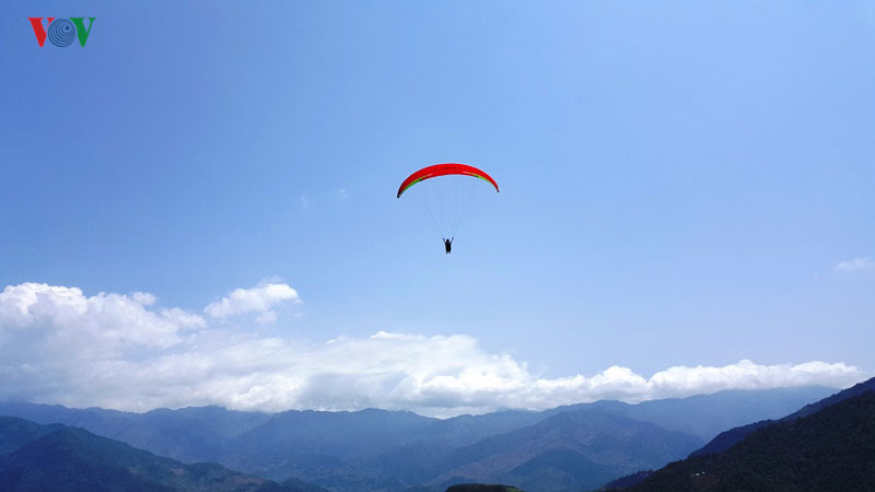 man du luon dep nhu tranh tren diem bay khau pha