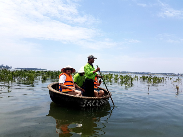 thu vi voi trai nghiem tour du lich trong dua nuoc o hoi an 32592