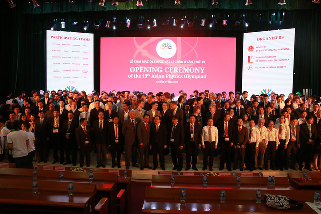 188 hoc sinh tu 25 quoc gia tham du olympic vat li chau a 2018 tai ha noi