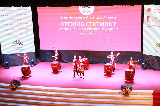 188 hoc sinh tu 25 quoc gia tham du olympic vat li chau a 2018 tai ha noi