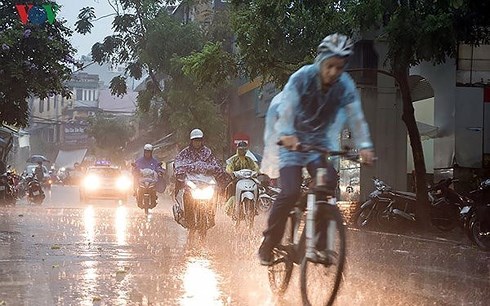 thoi tiet hom nay ha noi troi chuyen mua rao