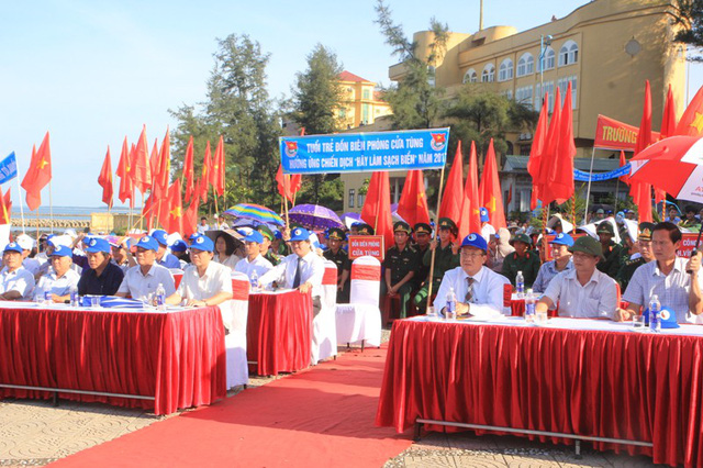trien lam ban do va tu lieu hoang sa truong sa cua viet nam