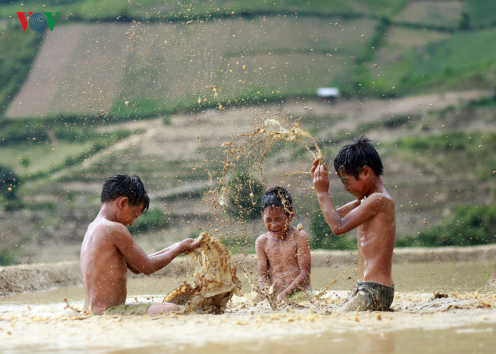 can canh mu cang chai dep lung linh mua do nuoc