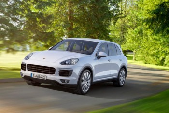 Báo Đức tố Porsche Cayenne vi phạm quy định khí thải