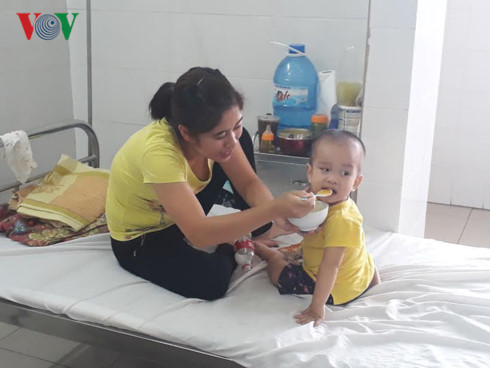 Thời tiết nắng nóng, gia tăng bệnh ở người già và trẻ em thoi tiet nang nong gia tang benh o nguoi gia va tre em