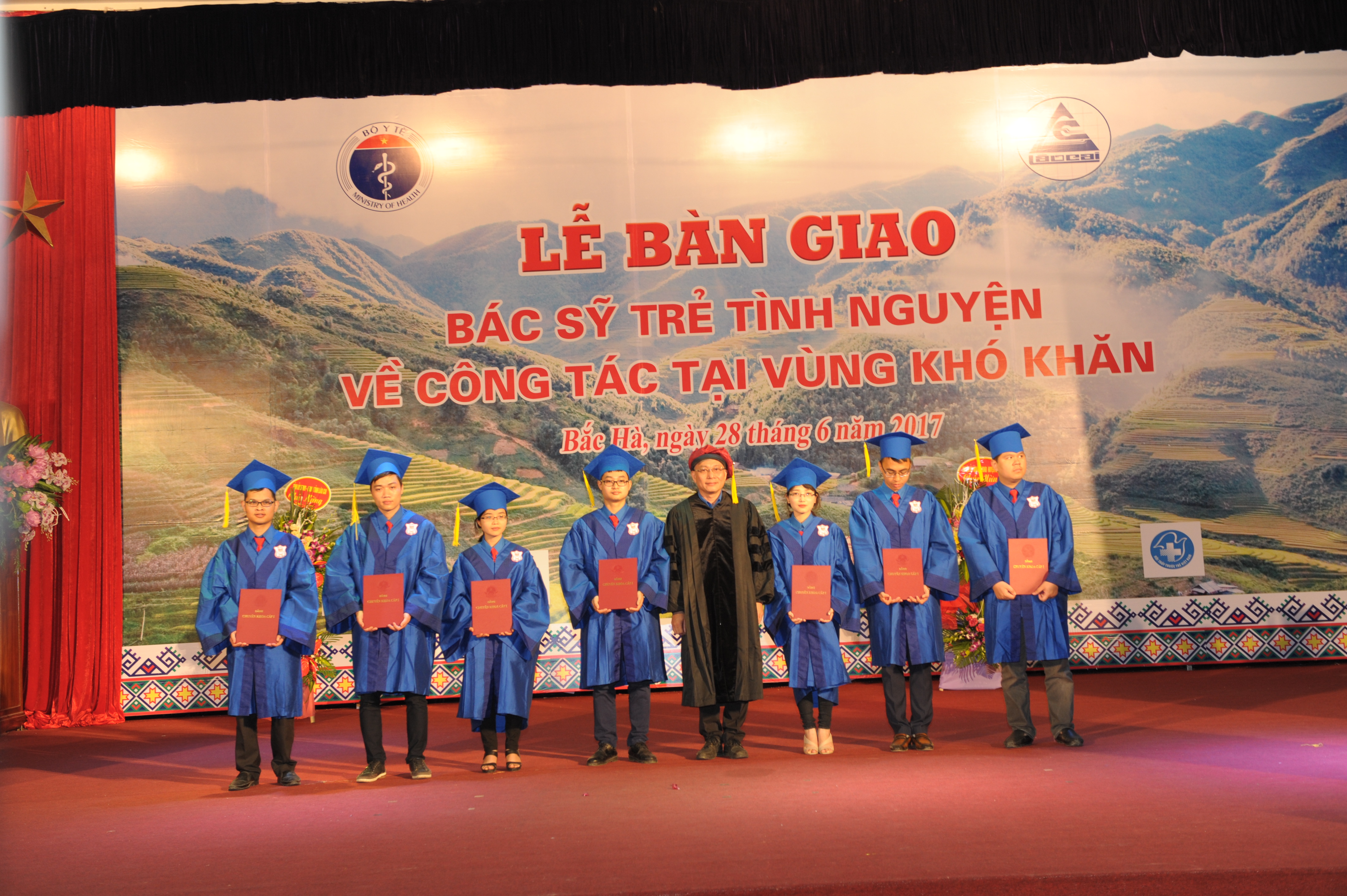 bo y te ban giao 7 bac si tre chuyen khoa i ve cong tac tai huyen ngheo