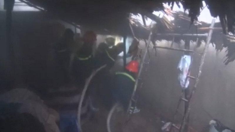 Cháy quán karaoke, 20 khách hoảng loạn tháo chạy