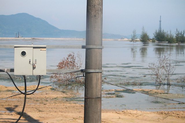 bai thai 1 trieu khoi bun bien treo lo lung ben cang du lich chan may