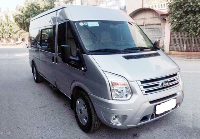 ford viet nam trieu hoi 549 chiec transit vi loi ket cau giam xoc